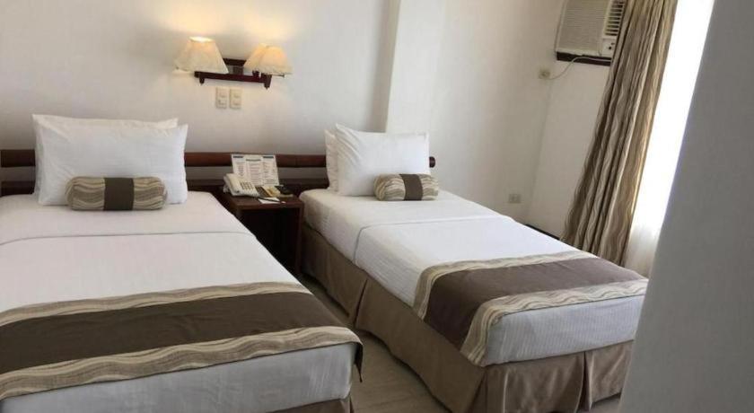 Soledad Suites Panglao Exterior photo