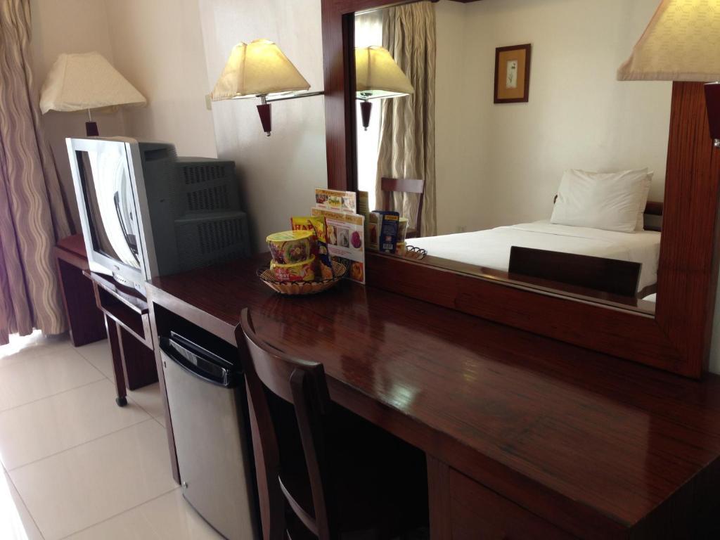 Soledad Suites Panglao Exterior photo